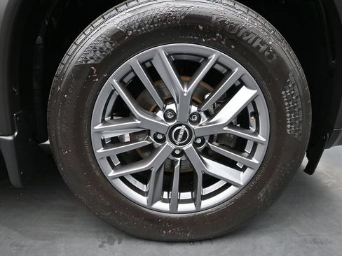 Used 2023 Nissan Rogue S AWD/4WD image 10