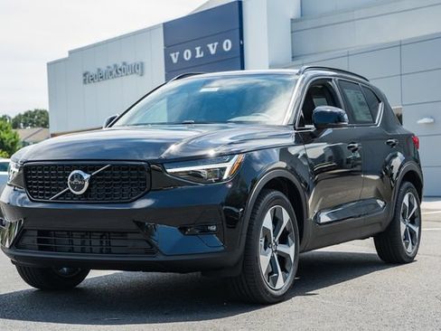 New 2026 Volvo XC40 B5 Plus w/ Protection Package Premier AWD/4WD image 3