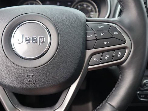 Used 2021 Jeep Cherokee Limited image 21