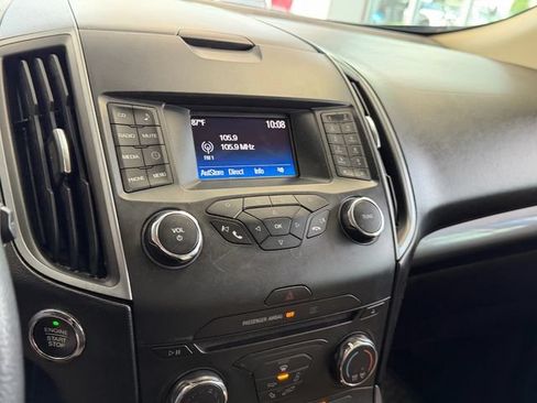 Used 2017 Ford Edge SE FWD image 18