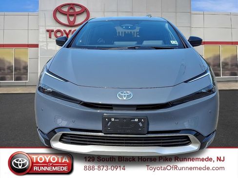 Used 2024 Toyota Prius Prime FWD image 2