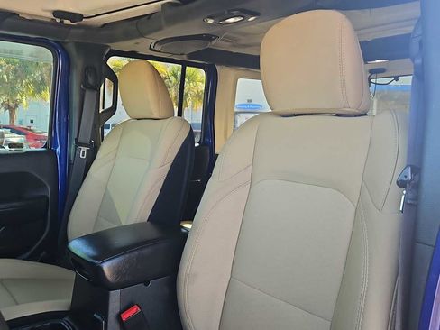 Used 2018 Jeep Wrangler Unlimited Sport S image 13