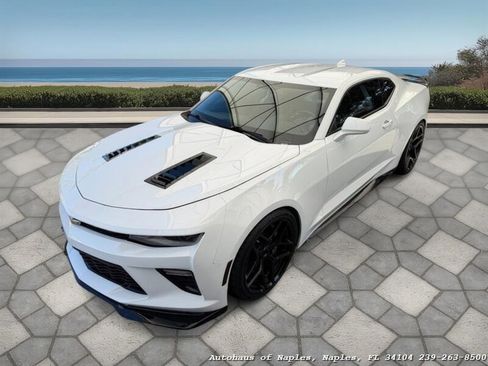 Used 2018 Chevrolet Camaro SS image 7