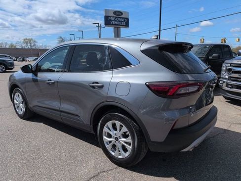 Used 2023 Ford Escape Active w/ Cold Weather Package FWD image 9