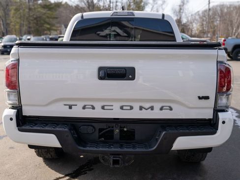 Used 2022 Toyota Tacoma TRD Off-Road w/ Technology Package image 5