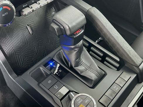 Used 2024 Toyota Tacoma TRD Off-Road image 25