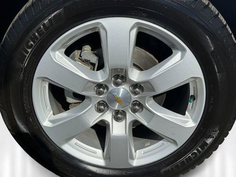 Used 2017 Chevrolet Traverse LT w/ Style and Technology Package AWD/4WD image 9