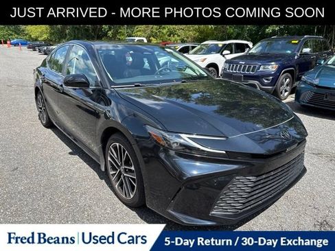 Used 2025 Toyota Camry XLE w/ Premium Plus Package AWD/4WD image 1
