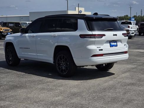 New 2026 Jeep Grand Cherokee L Summit w/ Obsidian Package AWD/4WD image 4