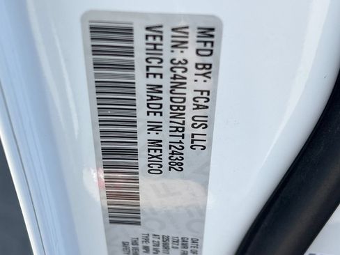 Used 2024 Jeep Compass Latitude AWD/4WD image 29