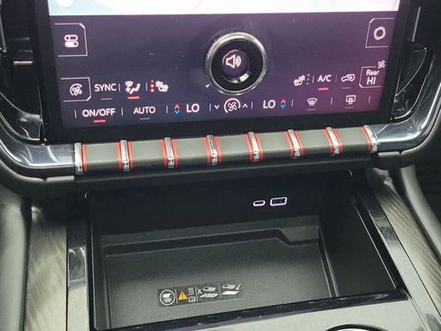 Certified 2025 GMC Yukon XL AT4 w/ AT4 Premium Plus Package image 17