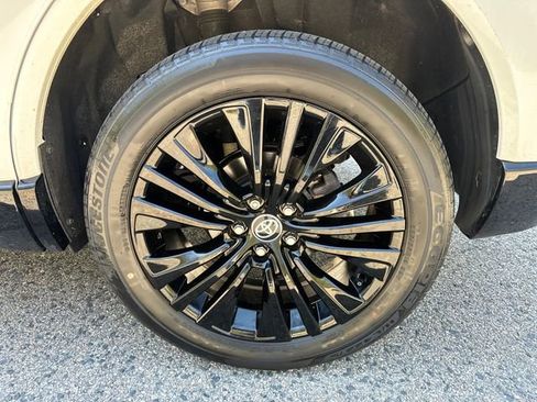 Certified 2023 Toyota Venza Nightshade AWD/4WD image 18
