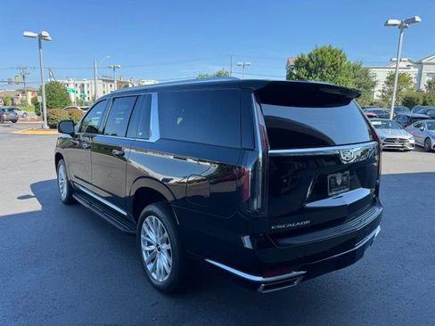 Used 2023 Cadillac Escalade ESV Luxury AWD/4WD image 18