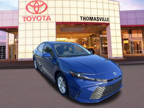 Used 2025 Toyota Camry LE FWD image 3