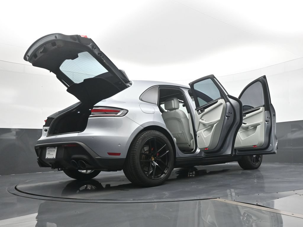 Certified 2023 Porsche Macan S AWD/4WD image 26