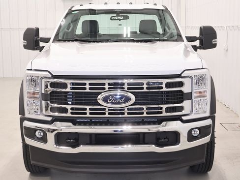 New 2026 Ford F550 2WD Regular Cab Super Duty image 3