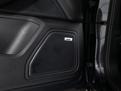 Certified 2025 Porsche Macan image 22