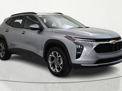 New 2026 Chevrolet Trax LT w/ LT Convenience Package FWD image 1