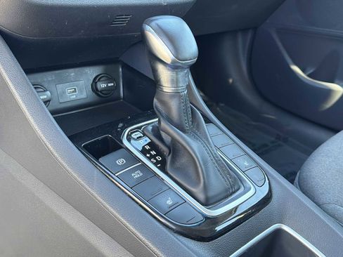 Certified 2022 Hyundai Ioniq SE image 15