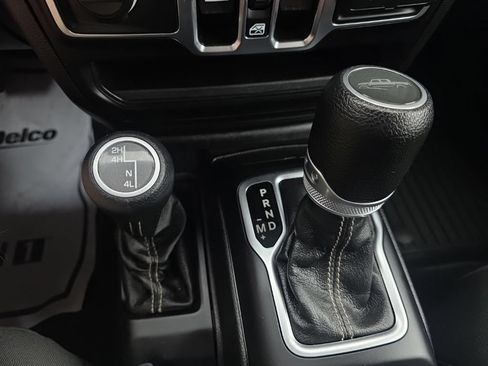 Used 2020 Jeep Gladiator Overland AWD/4WD image 26