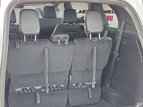 New 2026 Chrysler Pacifica Select w/ S Appearance Package image 8