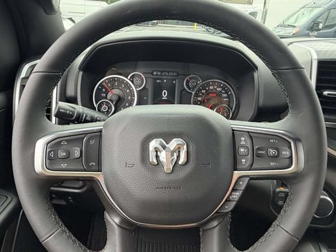 Used 2025 RAM 1500 Big Horn AWD/4WD image 39