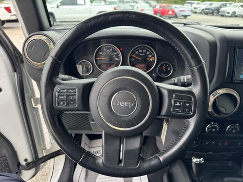 Used 2016 Jeep Wrangler Unlimited Sahara image 17