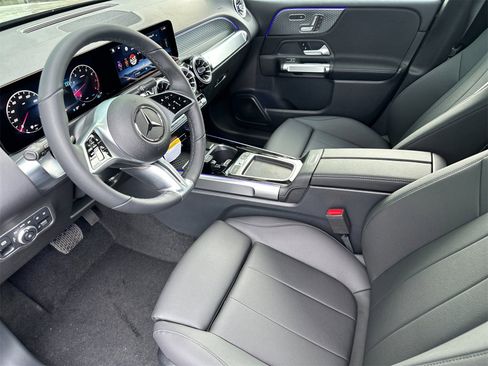 New 2025 Mercedes-Benz GLB 250 4MATIC image 10