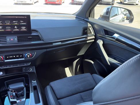Used 2022 Audi SQ5 Premium image 28