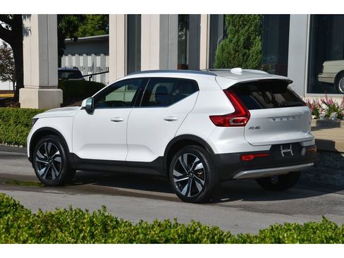 Certified 2025 Volvo XC40 B5 Plus w/ Protection Package Premier image 6