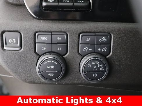 Used 2024 Chevrolet Silverado 2500 ZR2 w/ Technology Package image 21