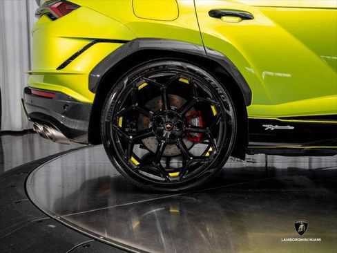 Used 2023 Lamborghini Urus Performante AWD/4WD image 24