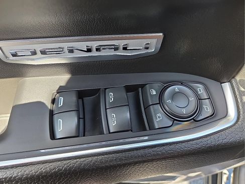 Certified 2023 GMC Sierra 1500 Denali AWD/4WD image 21