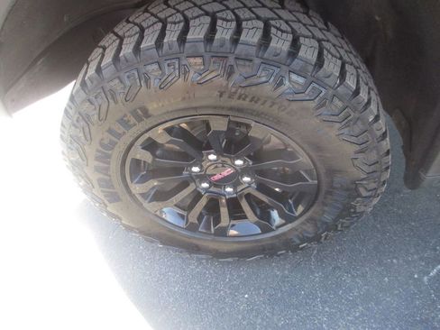Used 2023 GMC Sierra 1500 AT4X AWD/4WD image 15