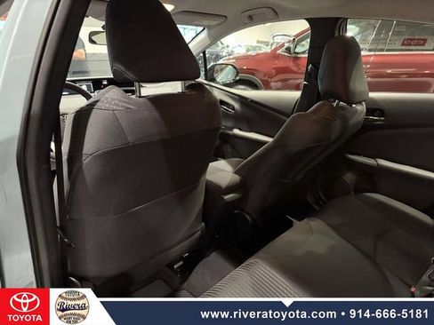 Used 2016 Toyota Prius Three FWD image 11