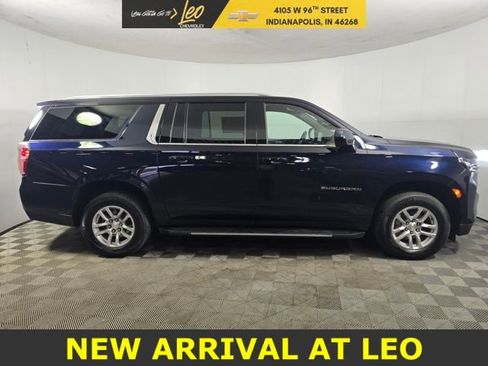 Used 2024 Chevrolet Suburban LT image 4