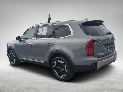 Certified 2023 Kia Telluride S image 5