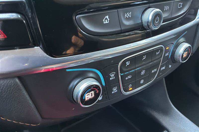 Used 2019 Chevrolet Traverse LT FWD image 30