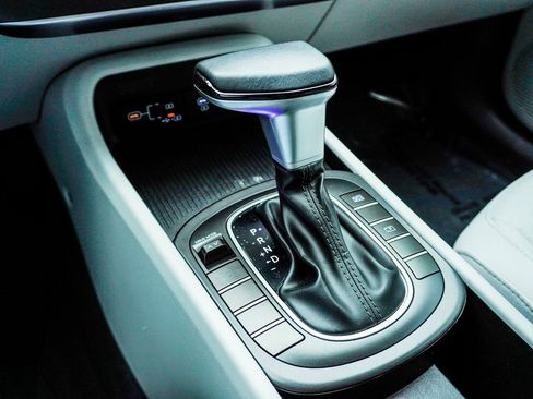 Used 2025 Hyundai Kona SEL image 15