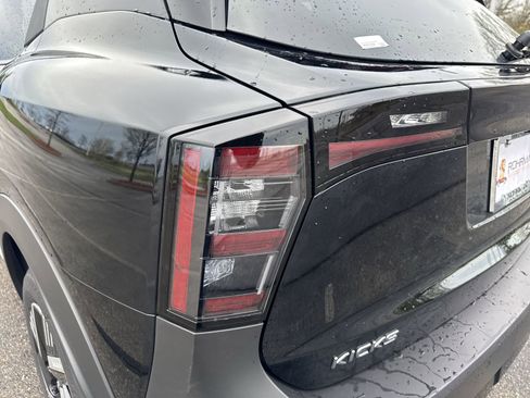 Used 2025 Nissan Kicks SV image 26