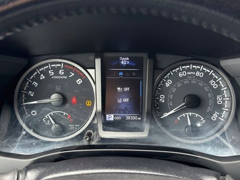 Certified 2022 Toyota Tacoma TRD Sport image 31