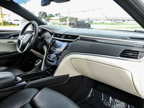Used 2015 Cadillac XTS Platinum AWD/4WD image 12