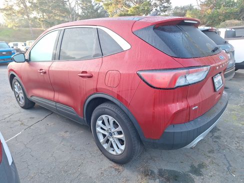 Used 2022 Ford Escape SE image 4