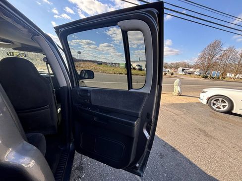 Used 2004 Dodge Dakota SLT w/ Chrome Appearance Group image 16