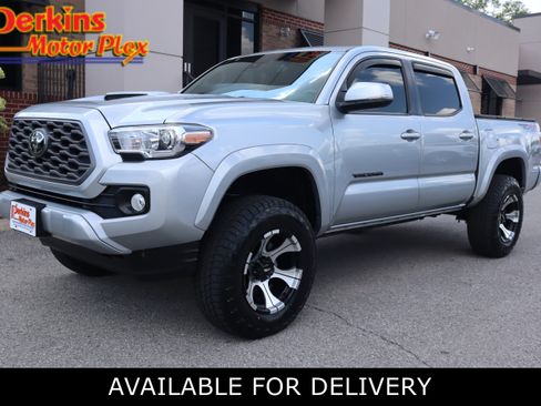 Used 2022 Toyota Tacoma TRD Sport AWD/4WD image 1