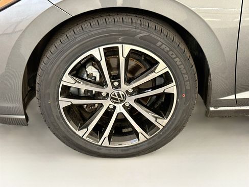 Used 2025 Volkswagen Jetta Sport FWD image 34