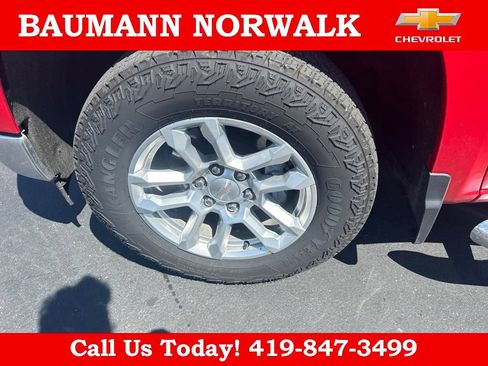 Used 2022 Chevrolet Silverado 1500 LT AWD/4WD image 11