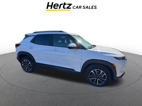 Used 2025 Chevrolet TrailBlazer LT image 1