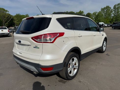 Used 2016 Ford Escape SE w/ Equipment Group 201A FWD image 5