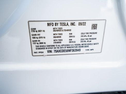 Used 2022 Tesla Model X image 61